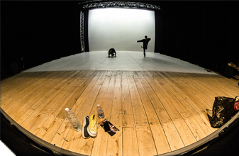 Stage One :: Teatro Astra<br /><em>di Fabio Melotti</em>